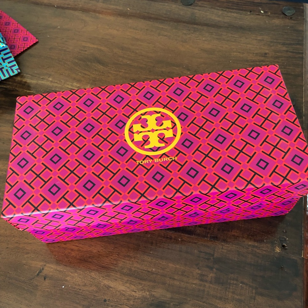 Tory Burch shoe box